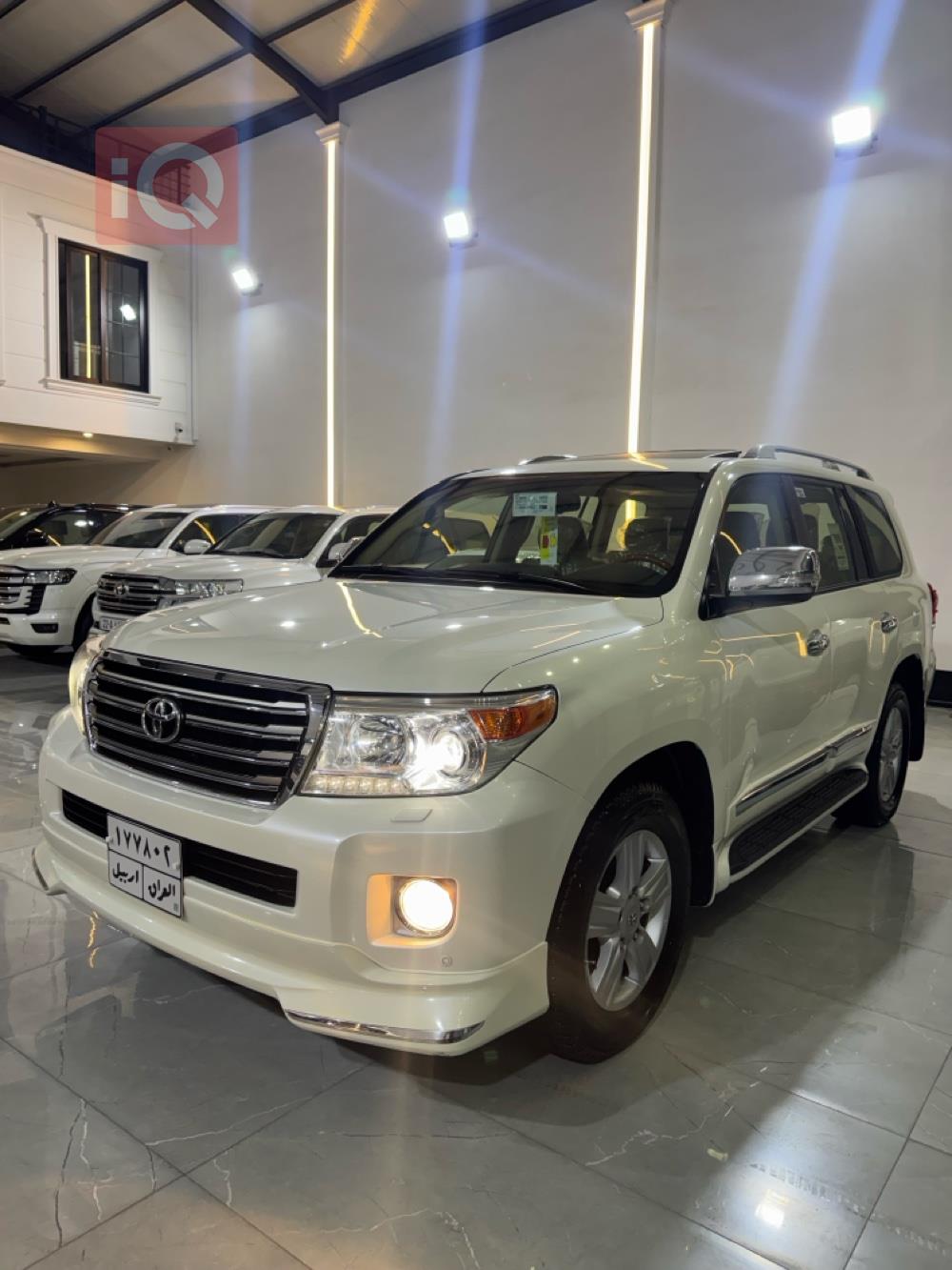 تۆیۆتا لاند کروزەر